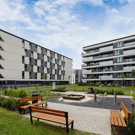 Apartment Nowoczesny Z Parkingiem Na Alei Pokoju W Krakowie By Renters