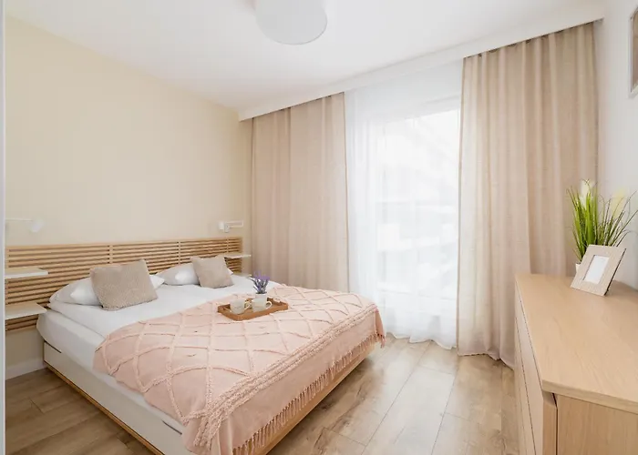 Appartement Nowoczesny Z Parkingiem Na Alei Pokoju W Krakowie By Renters Cracovie