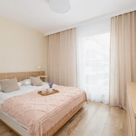 Apartman Nowoczesny Z Parkingiem Na Alei Pokoju W Krakowie By Renters Krakkó